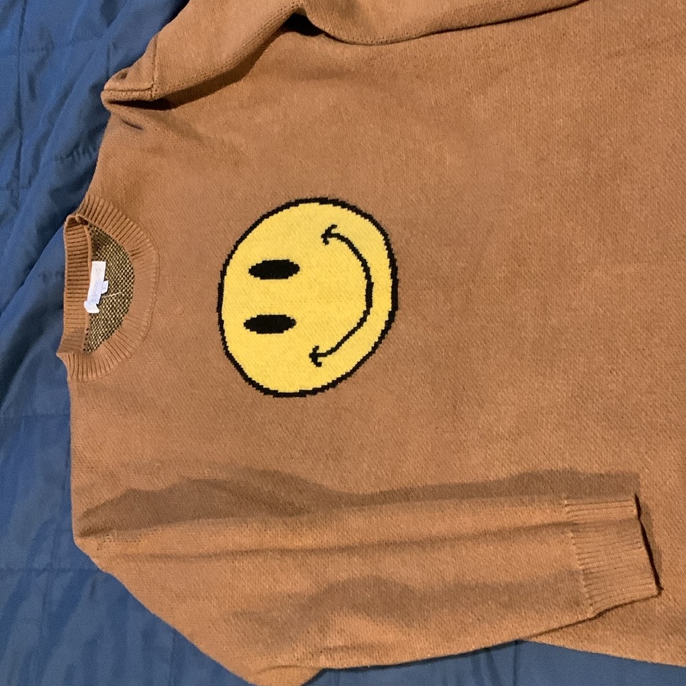 Sweater - Picture 4 of 4